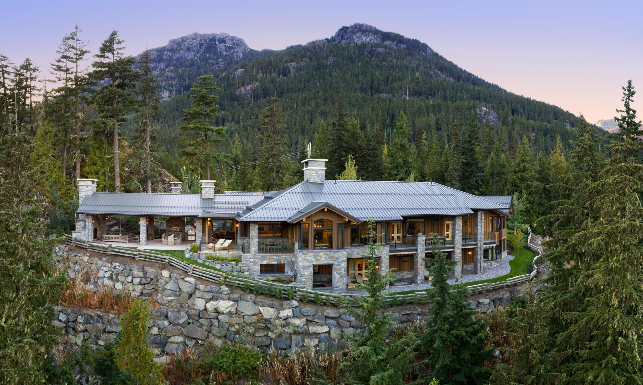 mountain oasis in whistler c 24950000 see it pic by hotspot media smallest house - Smallest House In The World 2016 Inside mountain oasis in whistler c 24950000 see it pic by hotspot media smallest house - Smallest House In The World 2016 Inside